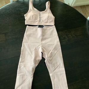 Fabletics gym outfit.  XXS/XS